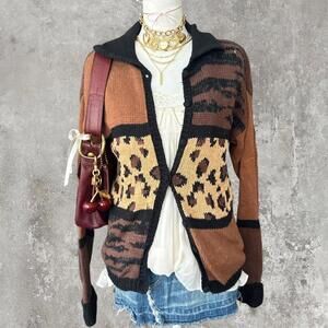 cozy brown cheetah print‎ 90s sweater button up